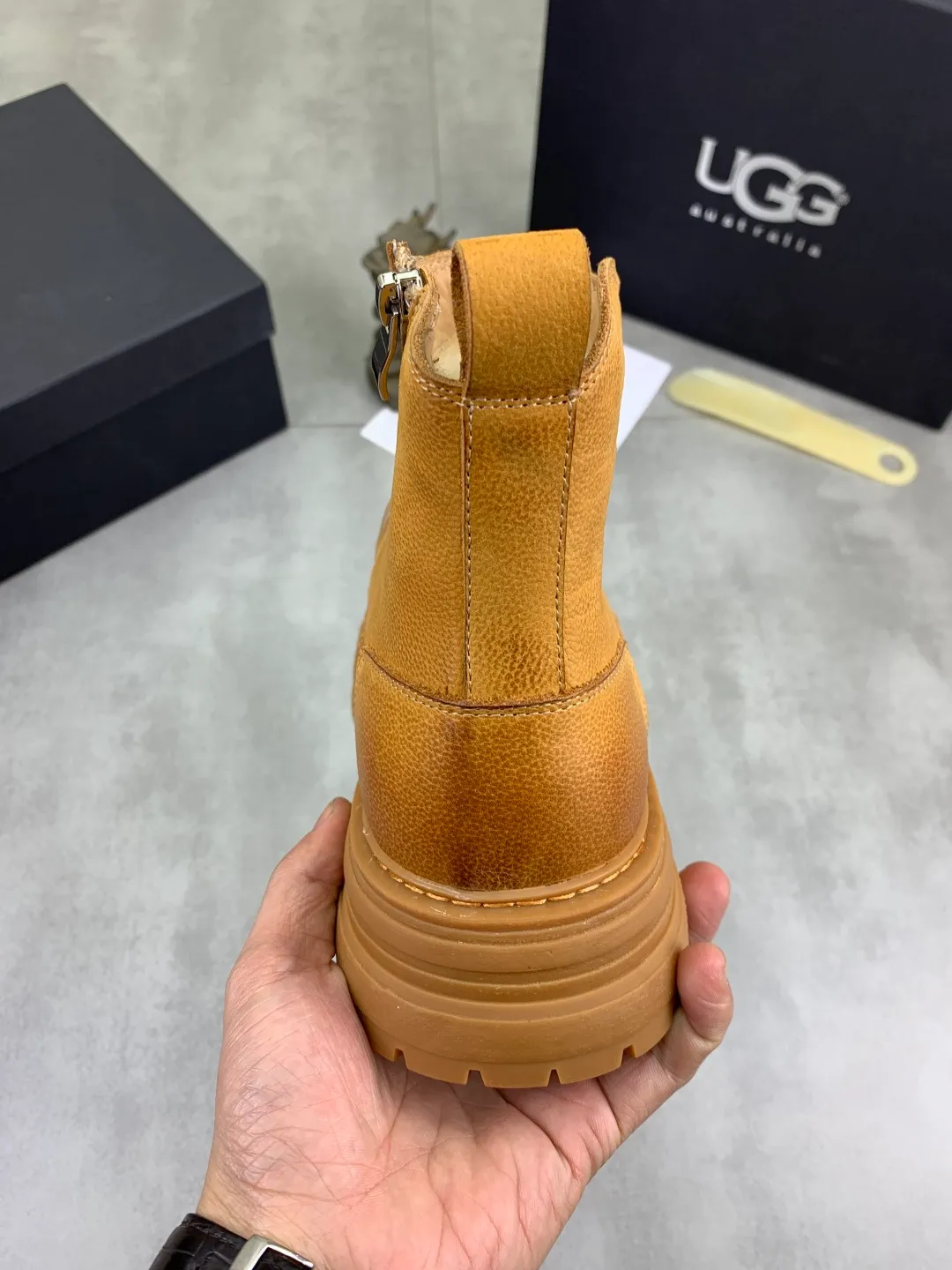 Men's men's shoes 💰P660 New arrival 🆕🆕🆕 IUGGI Men's British retro Martin boots Winter new men's outdoor hiking boots First layer of cowhide on the outside and wool on the inside Comfortable and warm Rubber sole sole Non-slip and firm Trendy and fashionable Casual and versatile Size: 38-44 (45 customized) Color: three colors